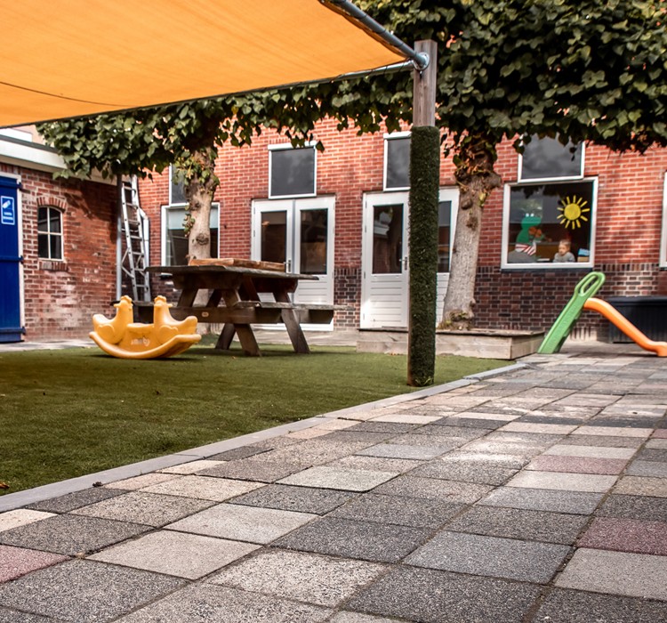 Kidswijs Groningen bevindt zich op een rustige locatie in de wijk Helpman.